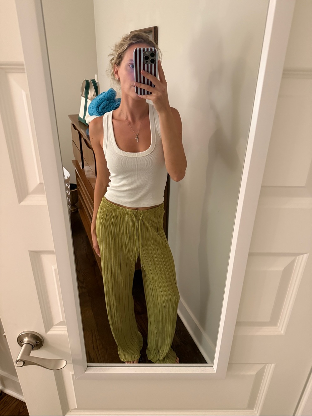 Pleated Wide-Leg Pants in Olive Green - Women